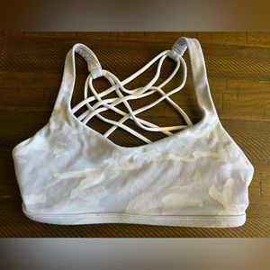 Lululemon Free to be bra size 4